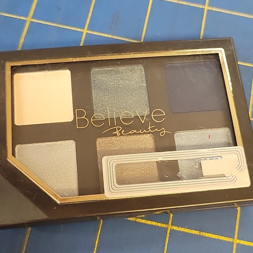 Believe Beauty Eyeshadow Palette 4g 6 Colors - Into The Blue